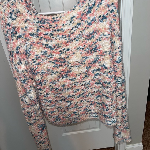 Women’s Sweater - Picture 3 of 3